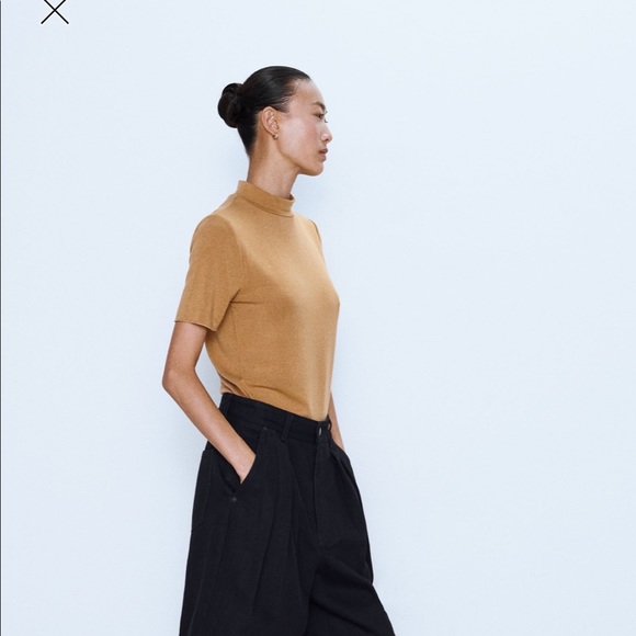Zara soft mock neck shirt- fits like a Medium - Picture 1 of 3
